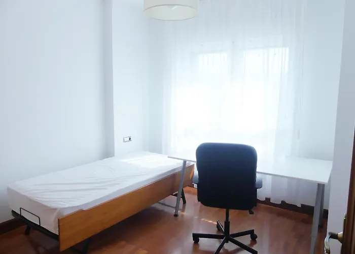Apartamento Luminoso, Funcional Y Amplio En Zona Hospitalaria